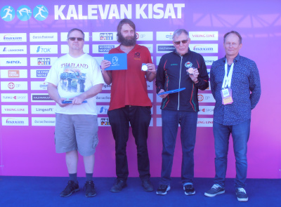 Yleisurheilutietäjä 2020: Jari Hakalax, Tuomas Tumi, Pertti Huovinen ja kisan pääorganisaattori Esa Kaihlajärvi